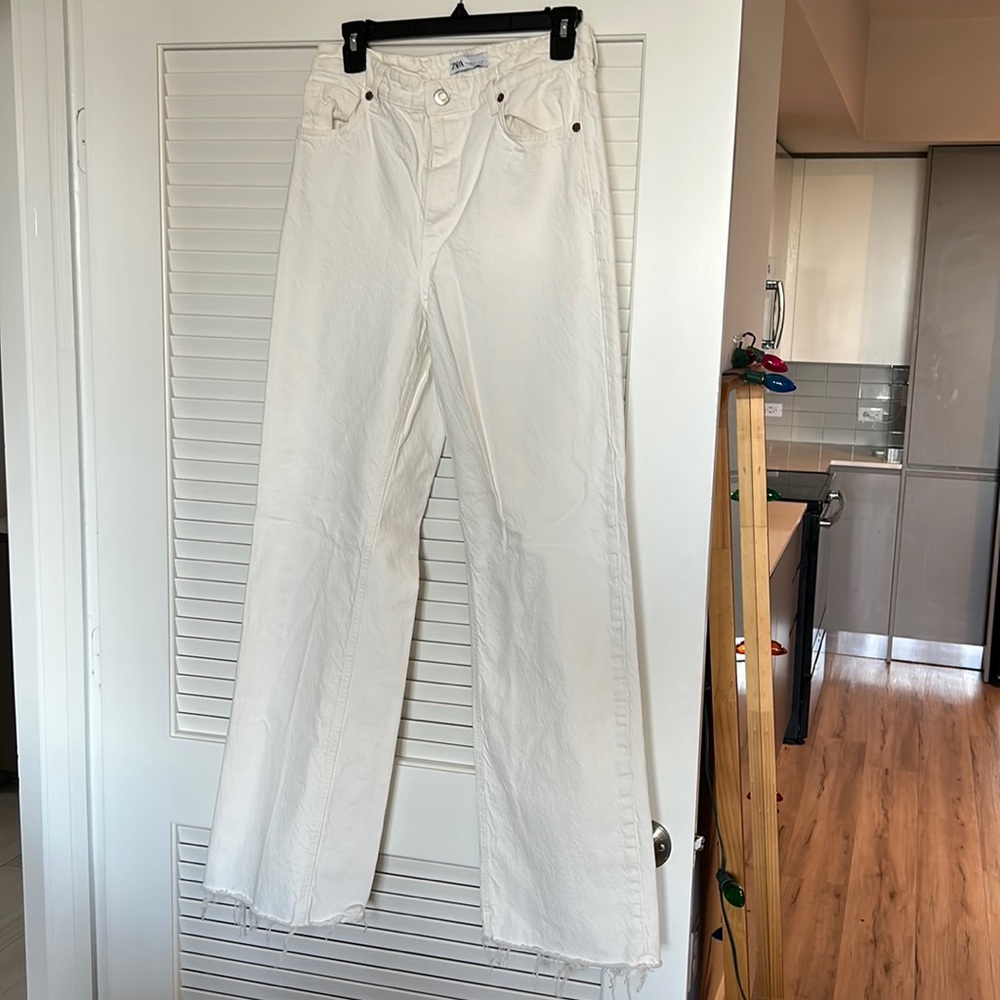 Zara size 8 (40) white wide leg jeans